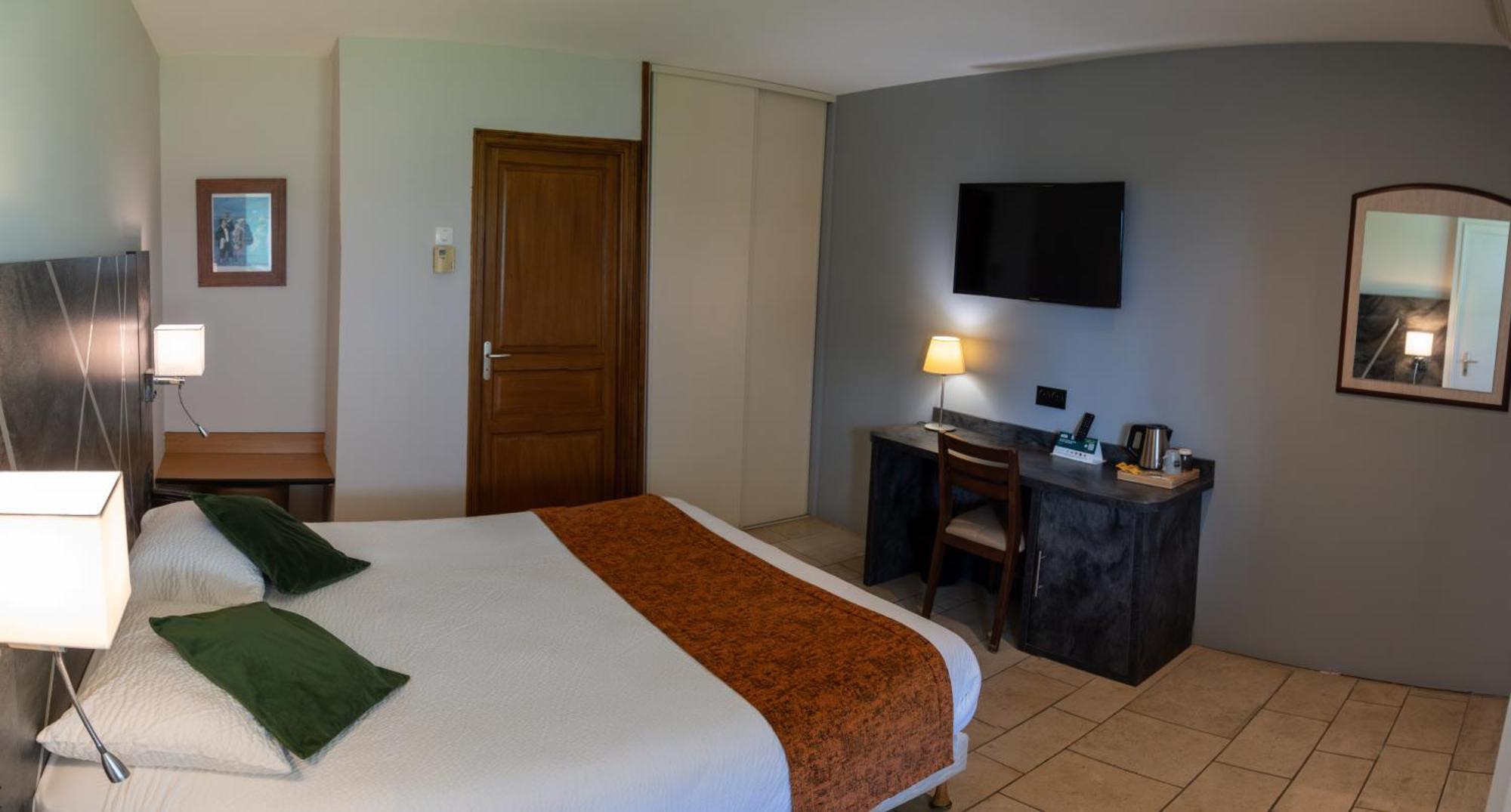 Logis Des Sources Hotel 2*