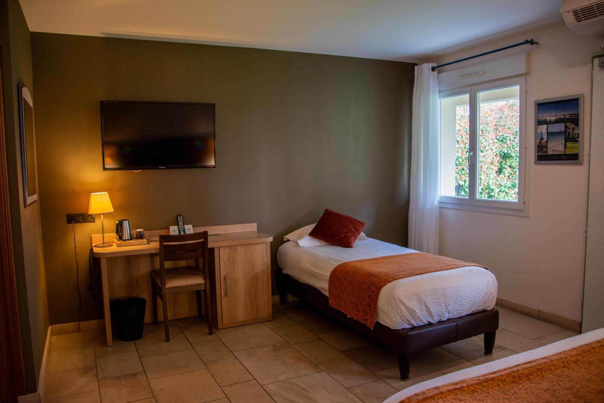 Hotel Logis Des Sources Créney-près-Troyes